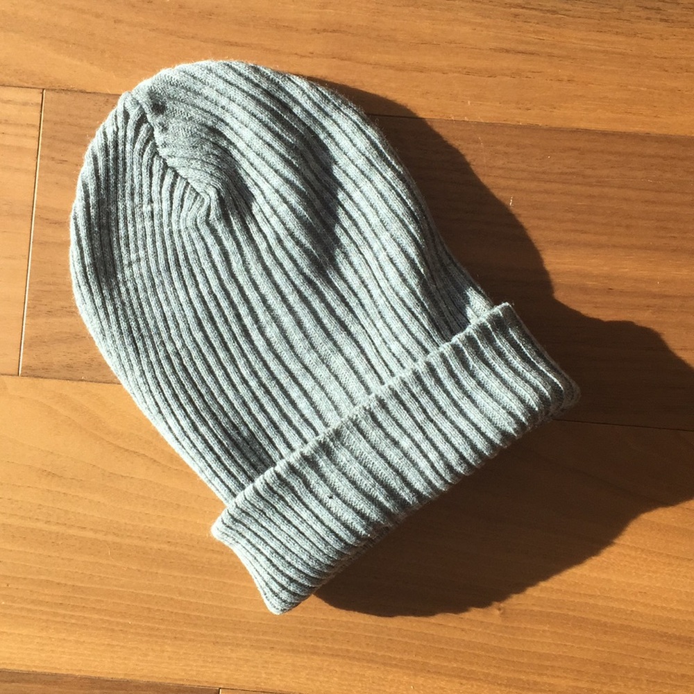Lightweight grey beanie